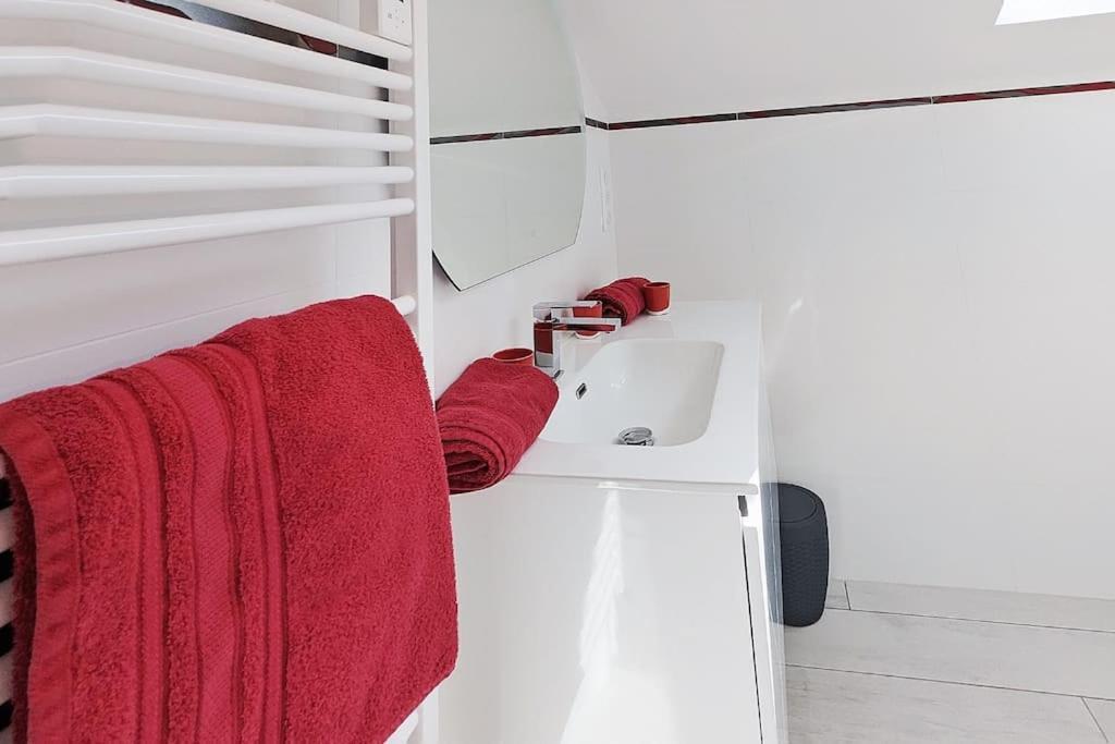 Appartement Pour 3 Personnes Sur La Plage Les Pieds Dans Leau Plonevez-Porzay ภายนอก รูปภาพ