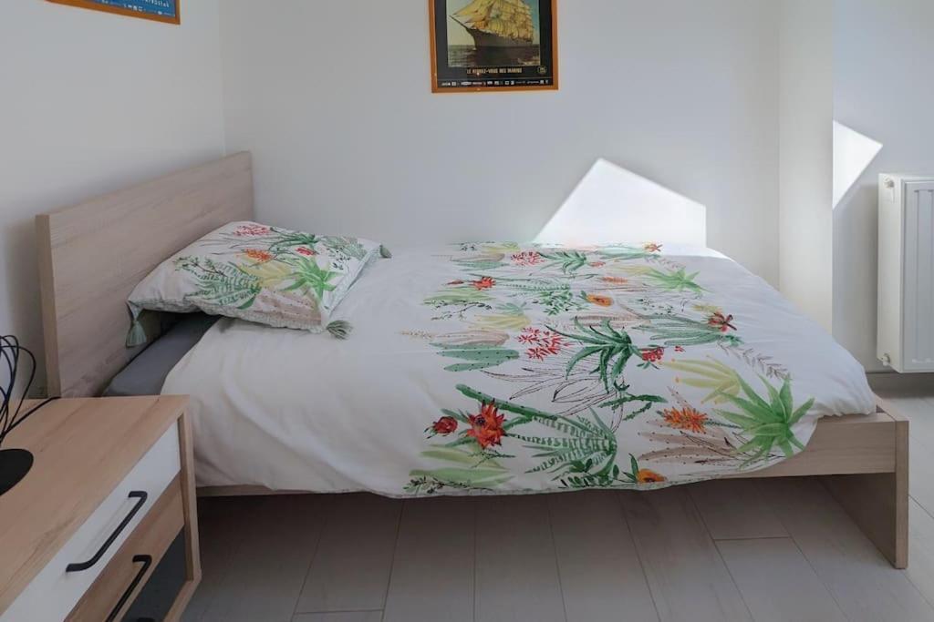 Appartement Pour 3 Personnes Sur La Plage Les Pieds Dans Leau Plonevez-Porzay ภายนอก รูปภาพ