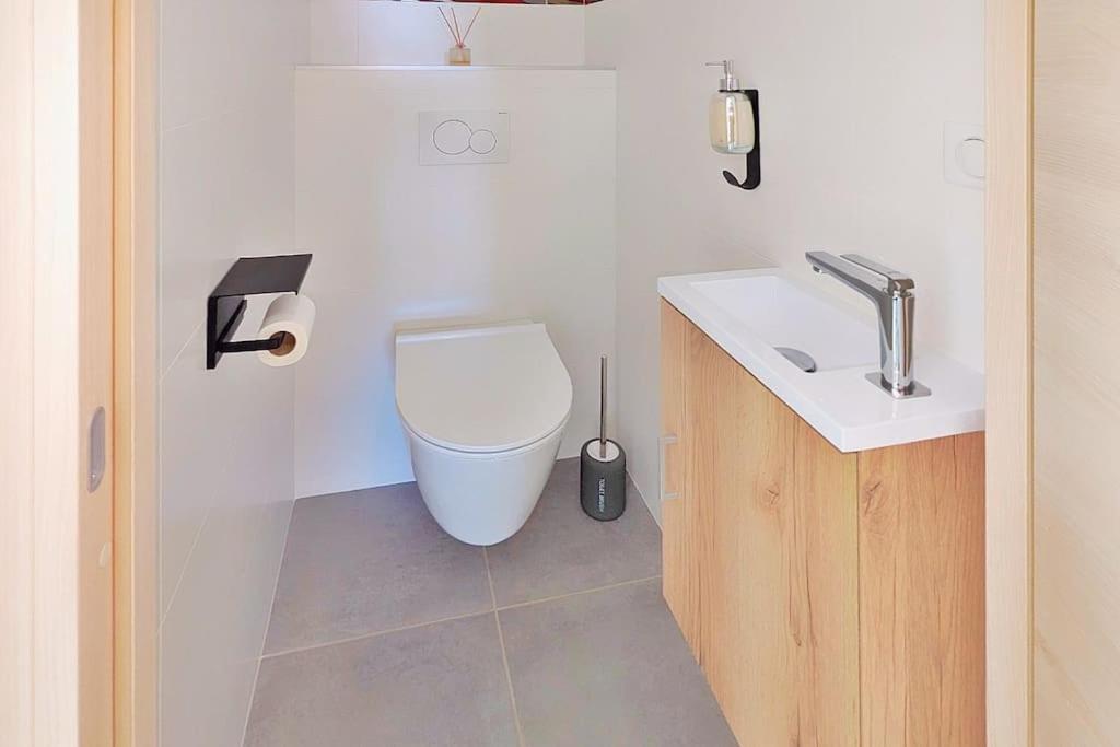 Appartement Pour 3 Personnes Sur La Plage Les Pieds Dans Leau Plonevez-Porzay ภายนอก รูปภาพ